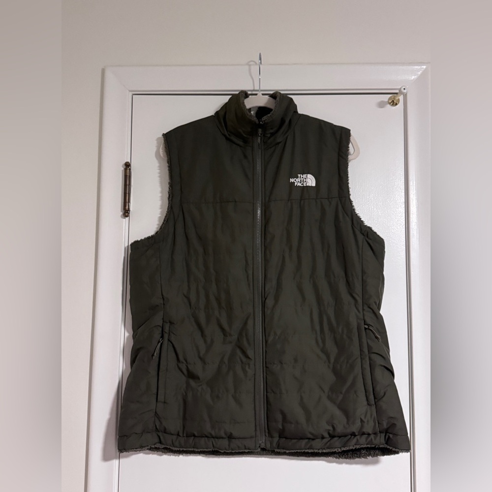 THE NORTH FACE Women's Mossbud Insulated Reversible Vest, New Taupe Green, XL